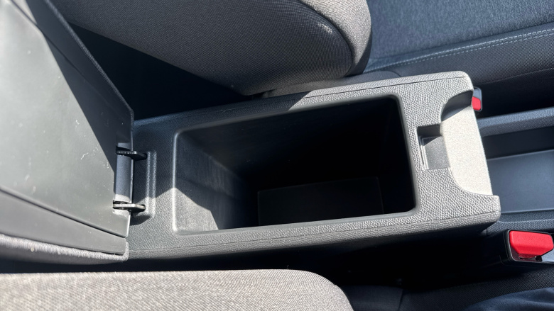 Vauxhall Frontera 83kW Design 44kWh 5dr Auto Electric Estate